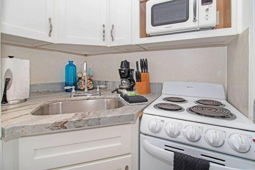The Happy Seahorse Apartment Galveston Exterior photo